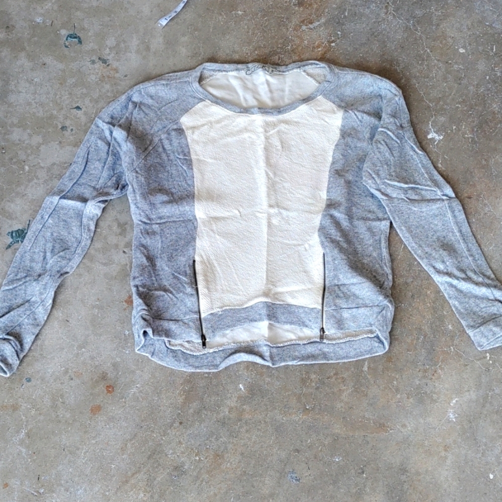 Really cute sweatshirt...